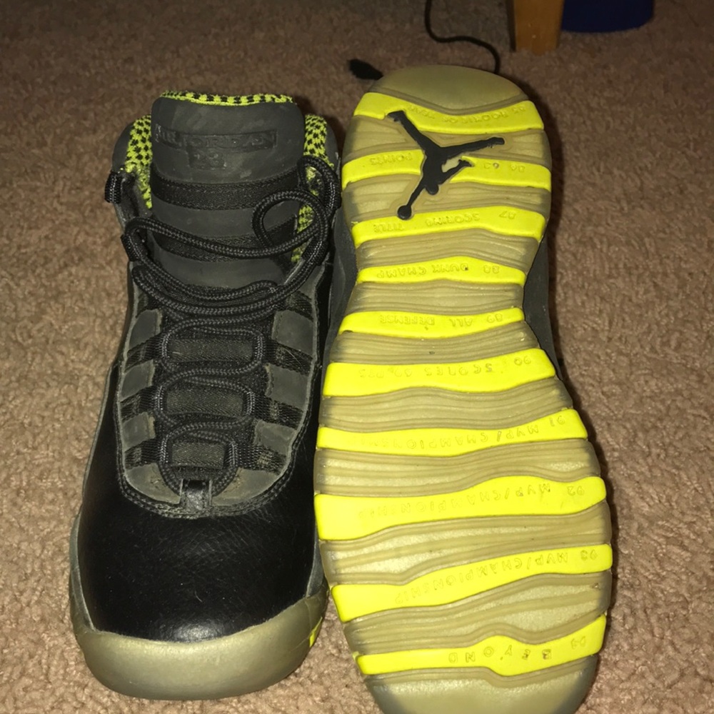 Jordan (Venom) 10s